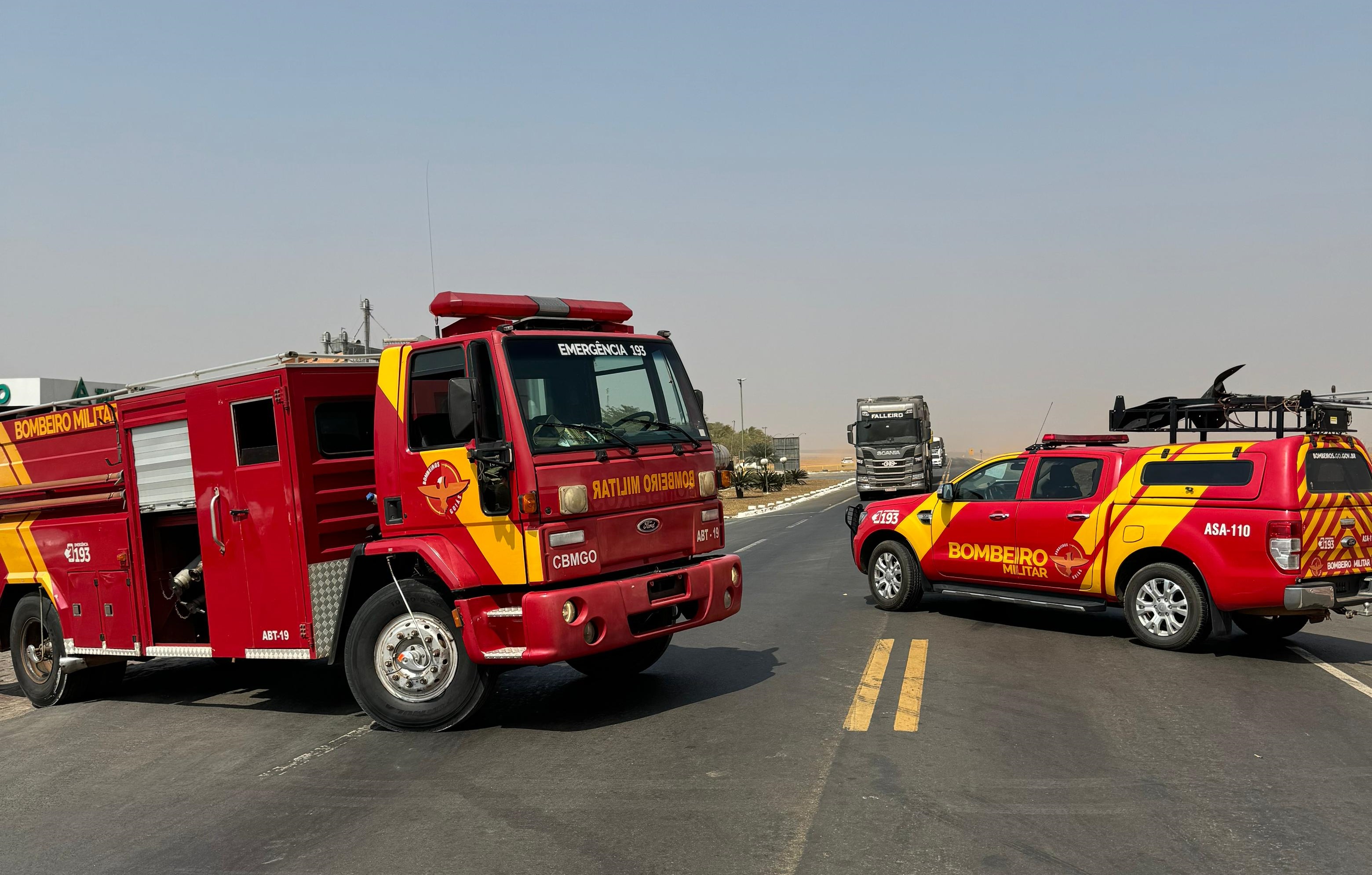 Mulher tem queimadura de 3º grau em acidente causado por fogo na BR-364