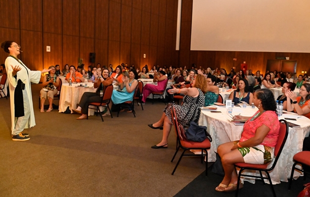 Mulheres cooperativistas debatem o papel feminino no setor em Goiânia