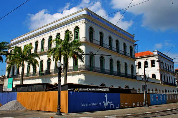 Museu sobre a vida de Pelé é inaugurado em Santos