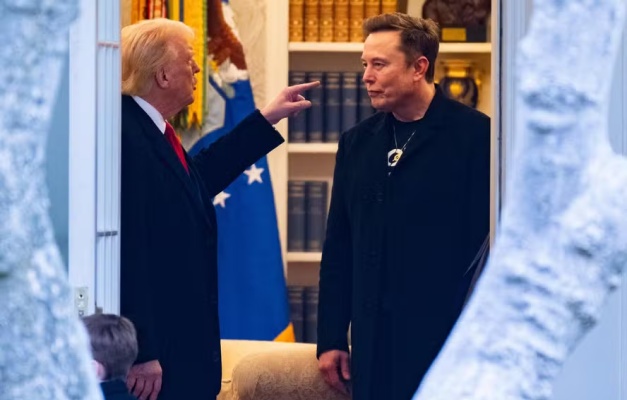 Musk deleta publicação em rede social na qual relacionava Trump a caso Epstein
