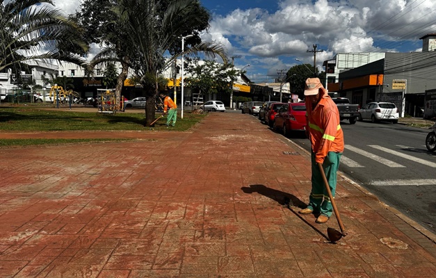 Mutirão da Prefeitura reforça limpeza no Setor Leste Vila Nova em Goiânia