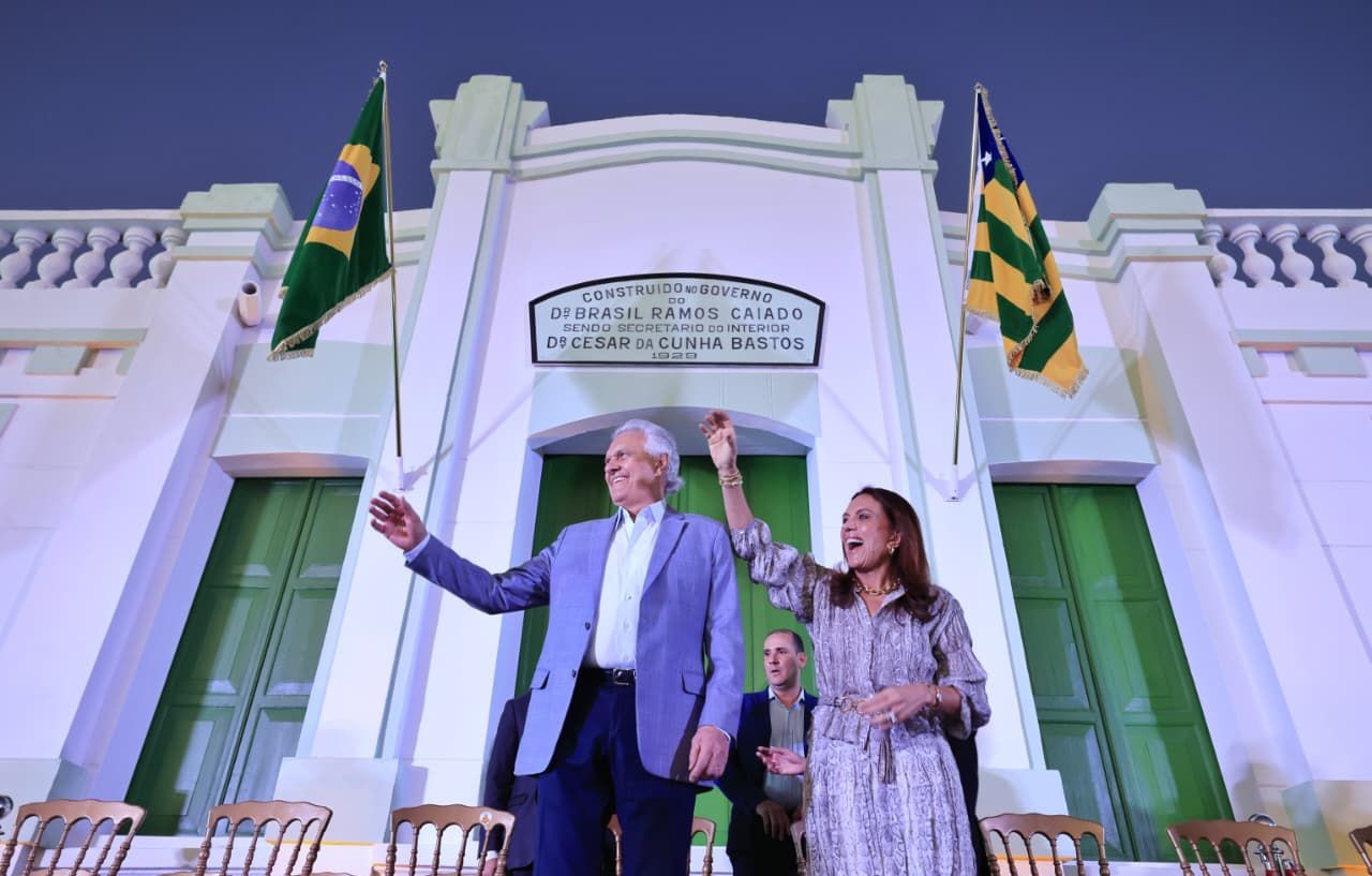 Na cidade de Goiás, Caiado entrega restauração do Palácio da Instrução