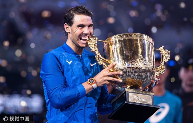 Nadal arrasa Kyrgios em Pequim e fatura 6º título do ano