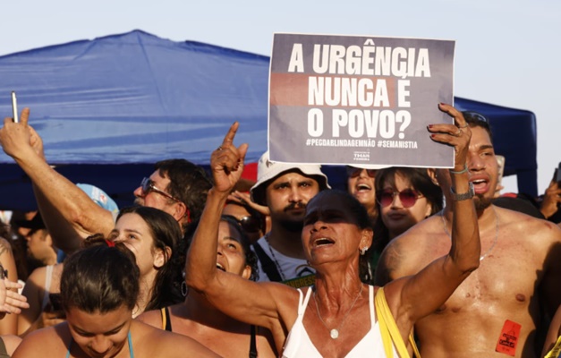 Não basta ser desonesto, é preciso se mostrar desonesto
