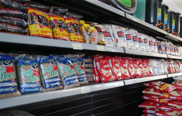 Não há risco de desabastecimento de alimentos no RS, mas logística está comprometida, diz Abia