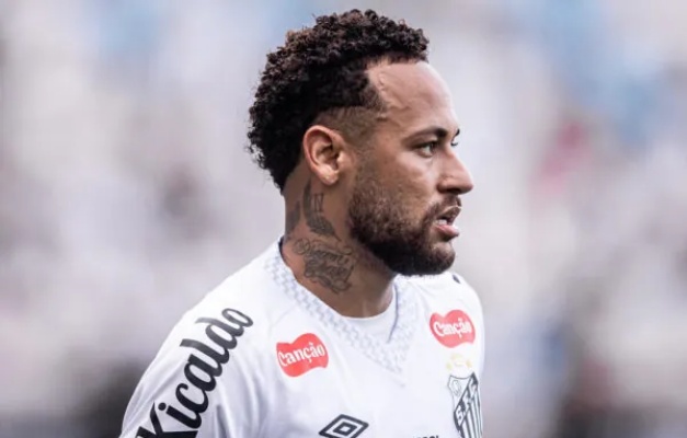 Napoli negociou a contratação de Neymar, mas desistiu para acertar com De Bruyne, diz jornal