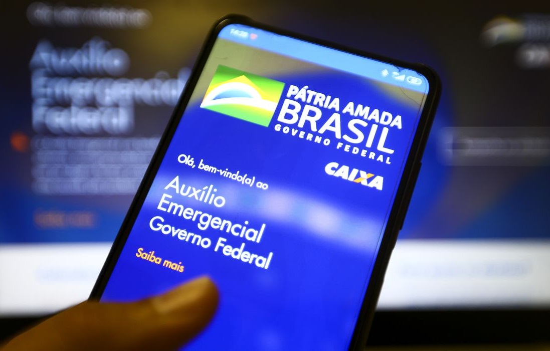 Nascidos em agosto recebem terceira parcela do auxílio emergencial 