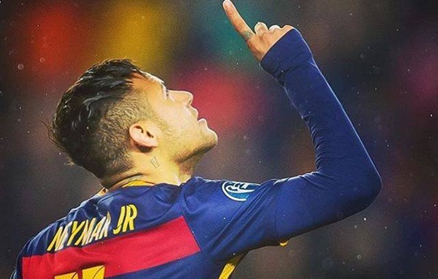 Neymar assina contrato de R$ 52 milhões com o Barcelona