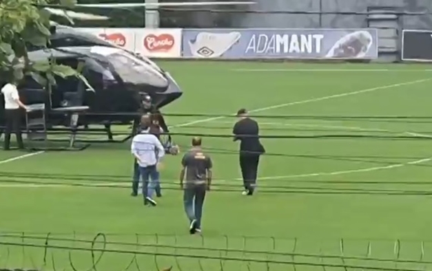 Neymar chega de helicóptero para primeiro treino em seu retorno ao Santos