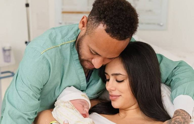 Neymar compartilha primeiras fotos de sua quarta filha na maternidade