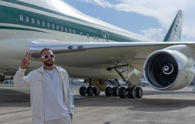 Neymar embarca em boeing-747 avaliado em R$ 1 bi para Arábia Saudita