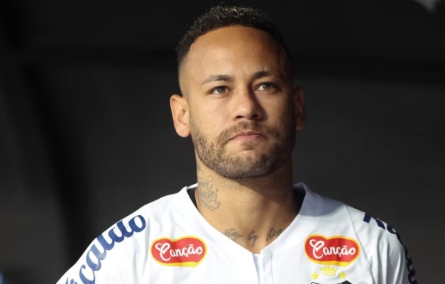 Neymar foi convocado para a seleção sem Dorival saber de desconforto na coxa