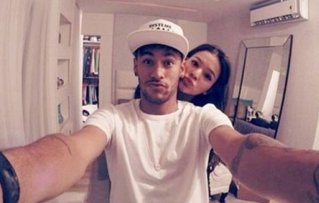 Neymar posta comentário sobre Bruna Marquezine e fãs pedem casamento