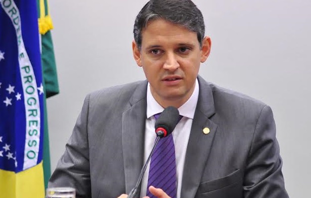 No Estadão, goiano Thiago Peixoto critica falta de comando no MinC