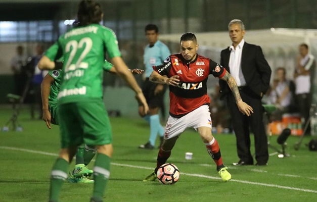 No Sul, Chapecoense e Flamengo empatam sem gols pelas quartas da Sul-Americana