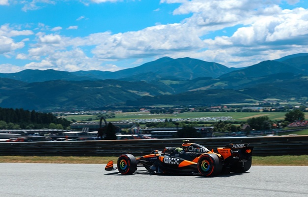Norris lidera dobradinha da McLaren no 3º treino livre na Áustria; Bortoleto é 10º