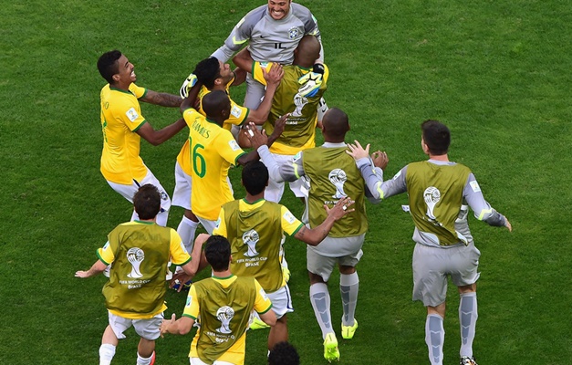 Nos pênaltis, Brasil derrota o Chile e avança às quartas