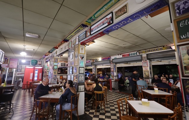 Nova lei obriga bares e restaurantes a oferecer cardápios físicos em Goiás