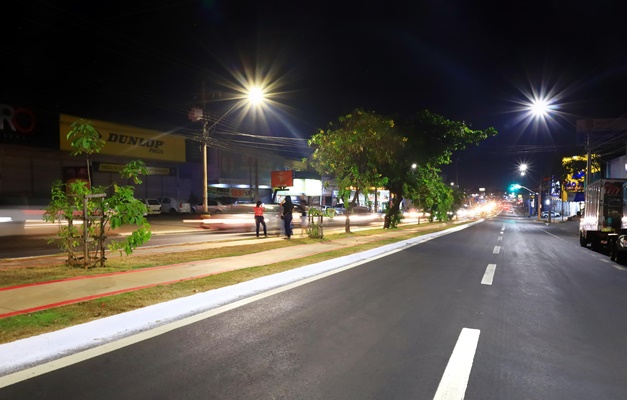 Novo asfalto e iluminação em LED marcam revitalização da Avenida Rio Verde 