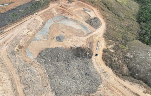 Novo deslizamento é registrado no lixão de Padre Bernardo 