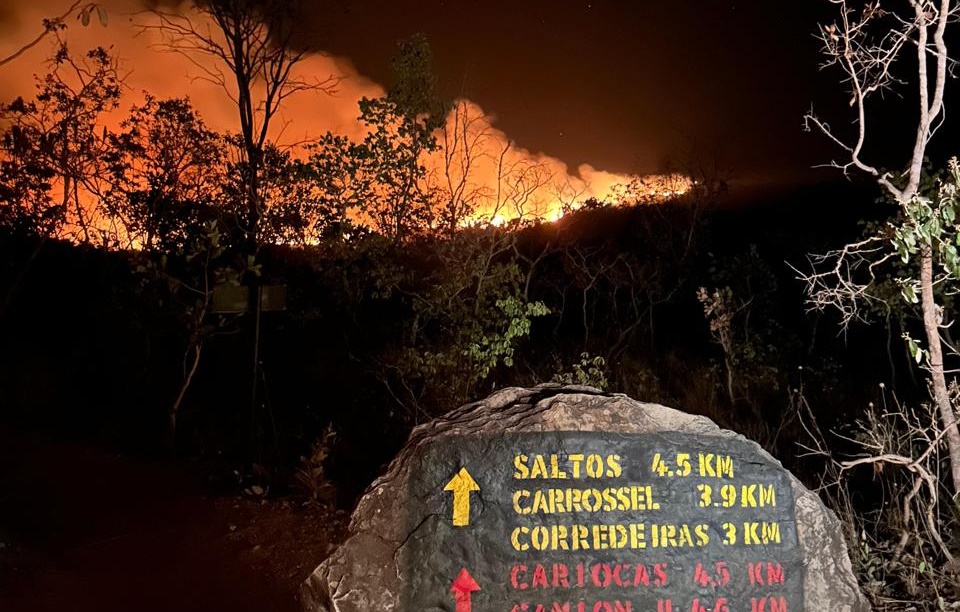 Novo incêndio fecha Parque Nacional da Chapada dos Veadeiros para visitação