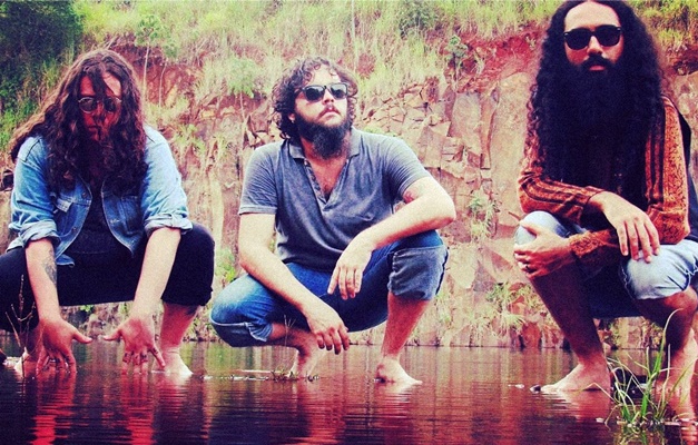 Novo single do Galo Power mistura rock, funk e críticas políticas