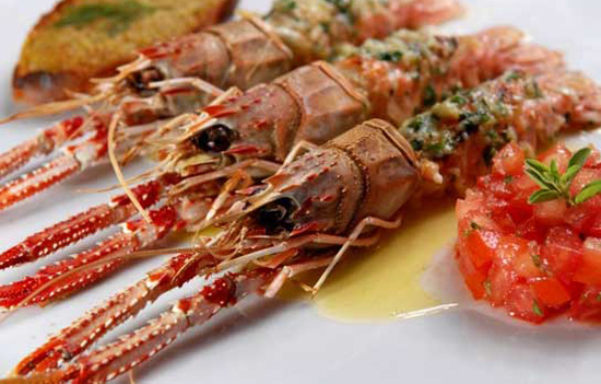 Confira receita de lagostim gratinado com pequi do chef Simon Lau