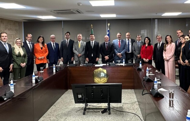 OAB-GO entrega Lista Sêxtupla para Vaga de Desembargador no TJGO