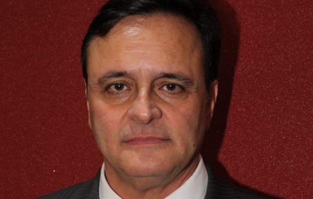 OAB-GO parabeniza novo desembargador Guilherme Gutemberg Isac Pinto