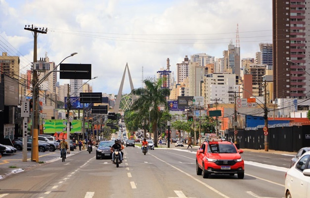 Obra de revitalização asfáltica na Avenida 85 tem previsão de 120 dias 