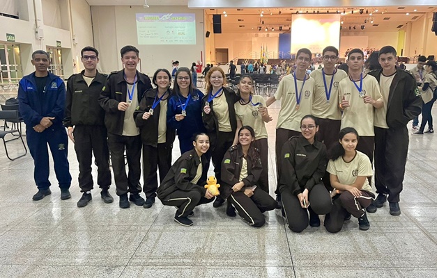 Olimpíada Brasileira de Robótica premia alunos da rede pública de Catalão