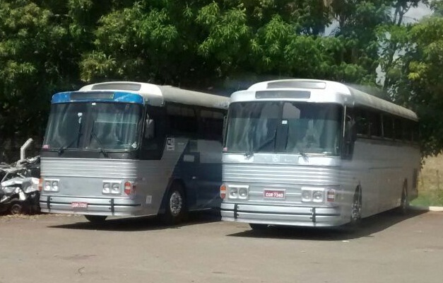 Ônibus clandestinos são apreendidos na BR-153 em Porangatu (GO)