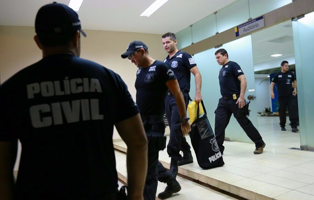 Operação Esfacela investiga tráfico de drogas e roubo de carros em Goiás