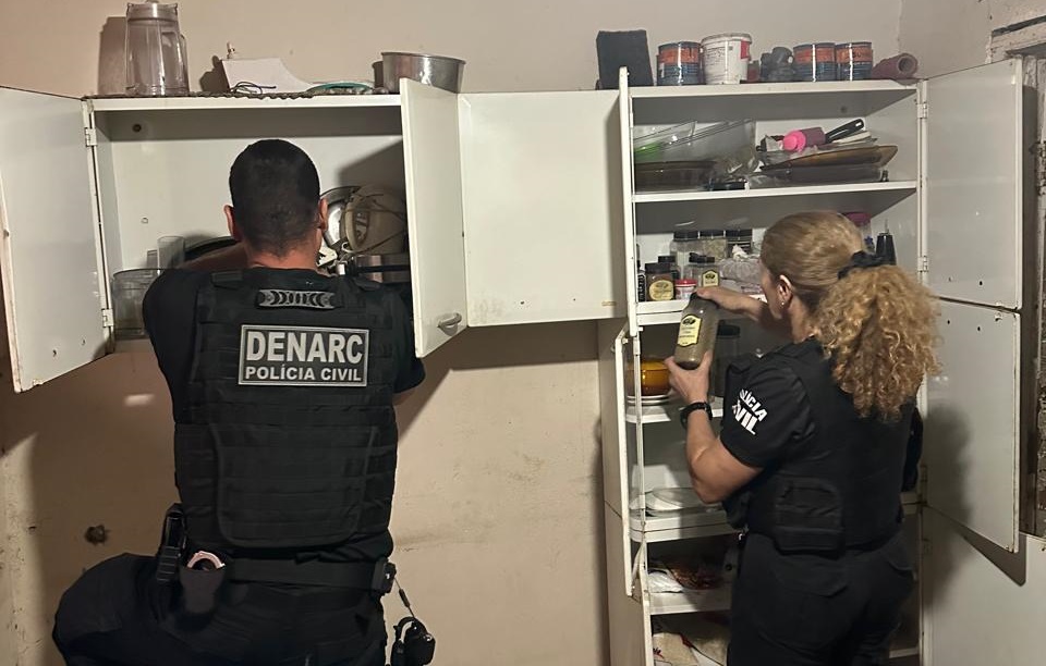 Operação policial combate tráfico de maconha e cocaína em cidades goianas