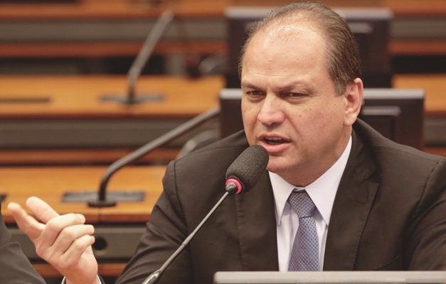 Orçamento 2016 foi entregue com déficit de R$ 30,5 bi, diz relator