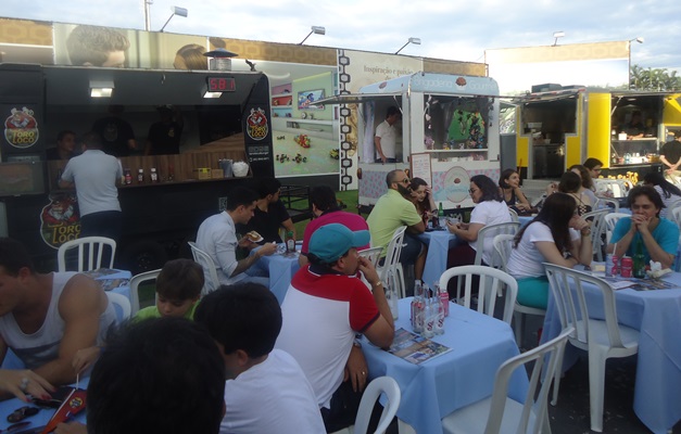 Orla Gourmet Food Trucks ocorre nos dias 19 e 20 de dezembro em Goiânia