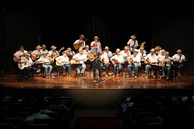 Orquestra de Violas faz show gratuito na Estação Cultura, em Goiânia