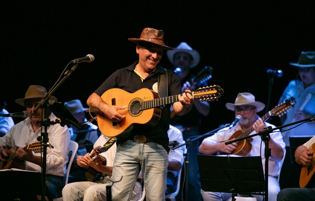 Orquestra de Violas se apresenta na antiga Estação Ferroviária de Goiânia 