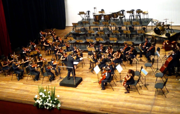 Orquestra Infantil Mozart realiza concerto no Parque do Autódromo