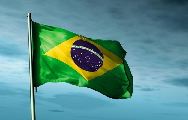 Os símbolos nacionais não são de direita e nem de esquerda