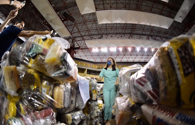 OVG distribui mais de 500 mil cestas básicas a mulheres chefes de família
