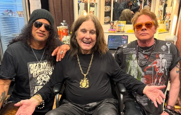 Ozzy Osbourne mostra encontro inédito com Axl Rose e bastidores do show de despedida