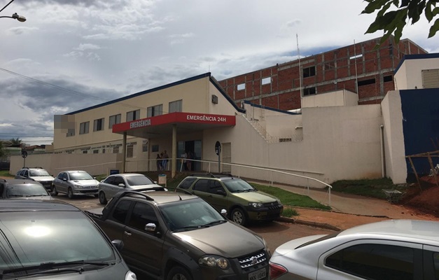 Paciente denuncia criação de galinhas nas dependências de hospital