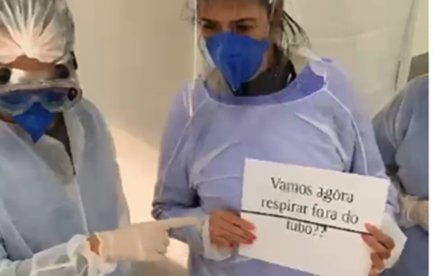 Paciente do HCamp de Goiânia é homenageado antes de ser extubado