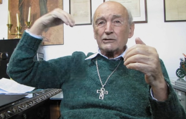 Padre Quevedo morre aos 88 anos 
