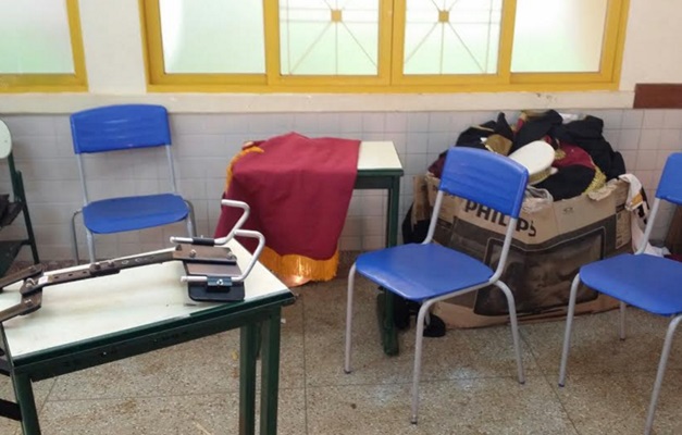 Pais de alunos encaram manifestantes e desocupam escola em Goiânia