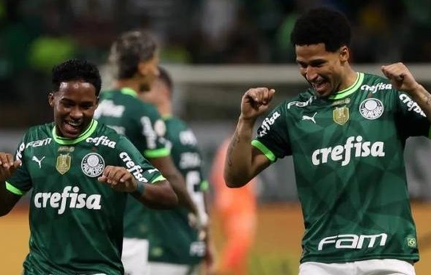 Palmeiras fatura o bi no Brasileirão e soma 12º título nacional com empate diante do Cruzeiro