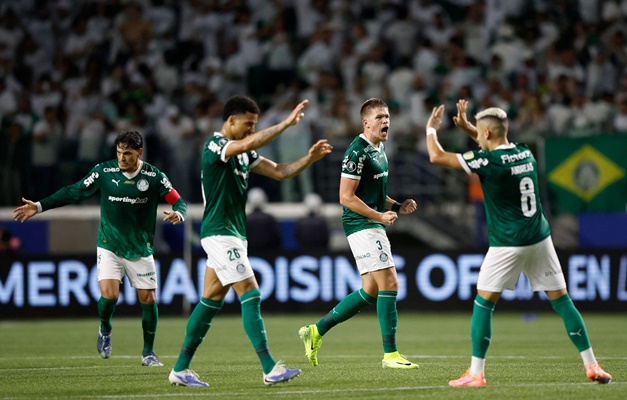 Palmeiras protagoniza virada épica sobre a LDU e vai à final da Libertadore