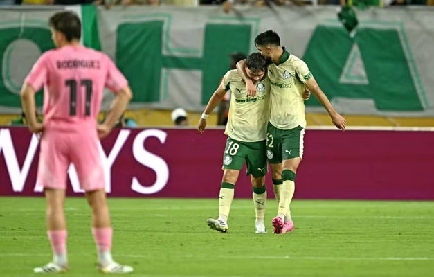 Palmeiras reage, busca empate com o Inter Miami e encara Botafogo nas oitavas do Mundial