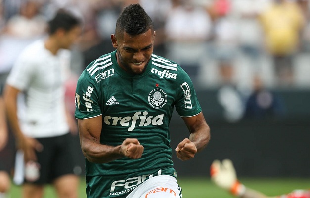 Palmeiras sai na frente do Corinthians em 1ª final marcada por confusão